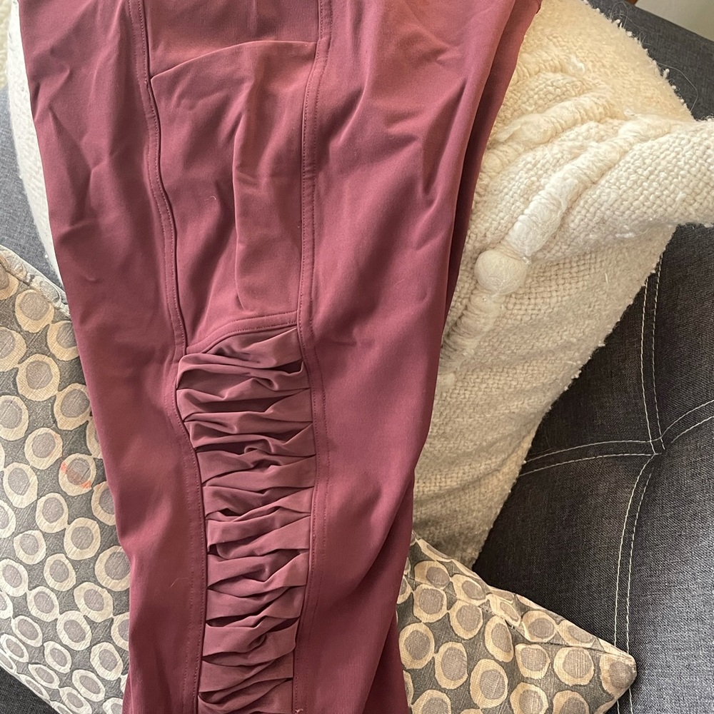 Lululemon! - Picture 3 of 10